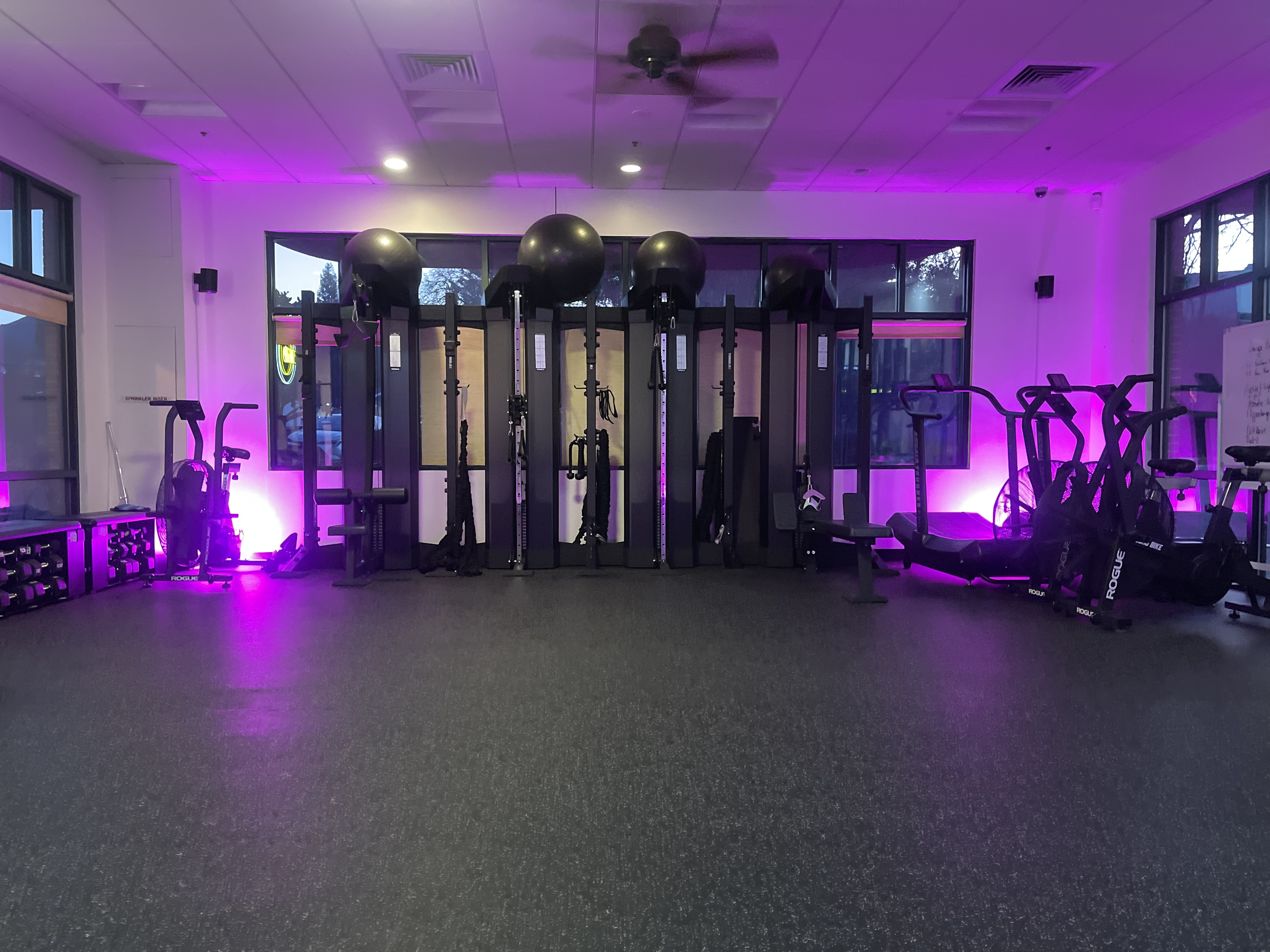 Group strength training at SMARTFIT360 Danville CA